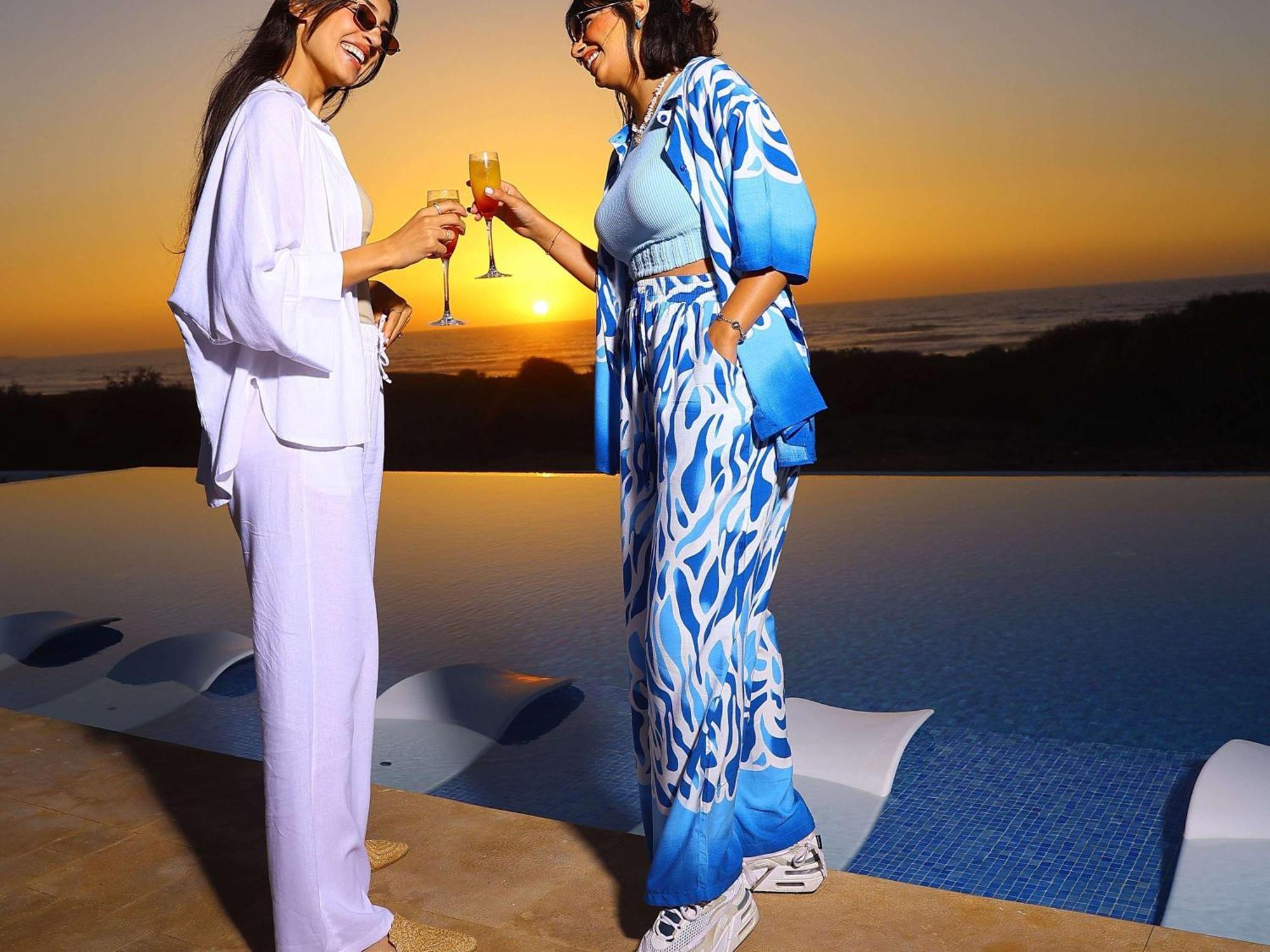 Pullman Mazagan Royal Golf & Spa El Jadida Ngoại thất bức ảnh Two women wearing kaftans