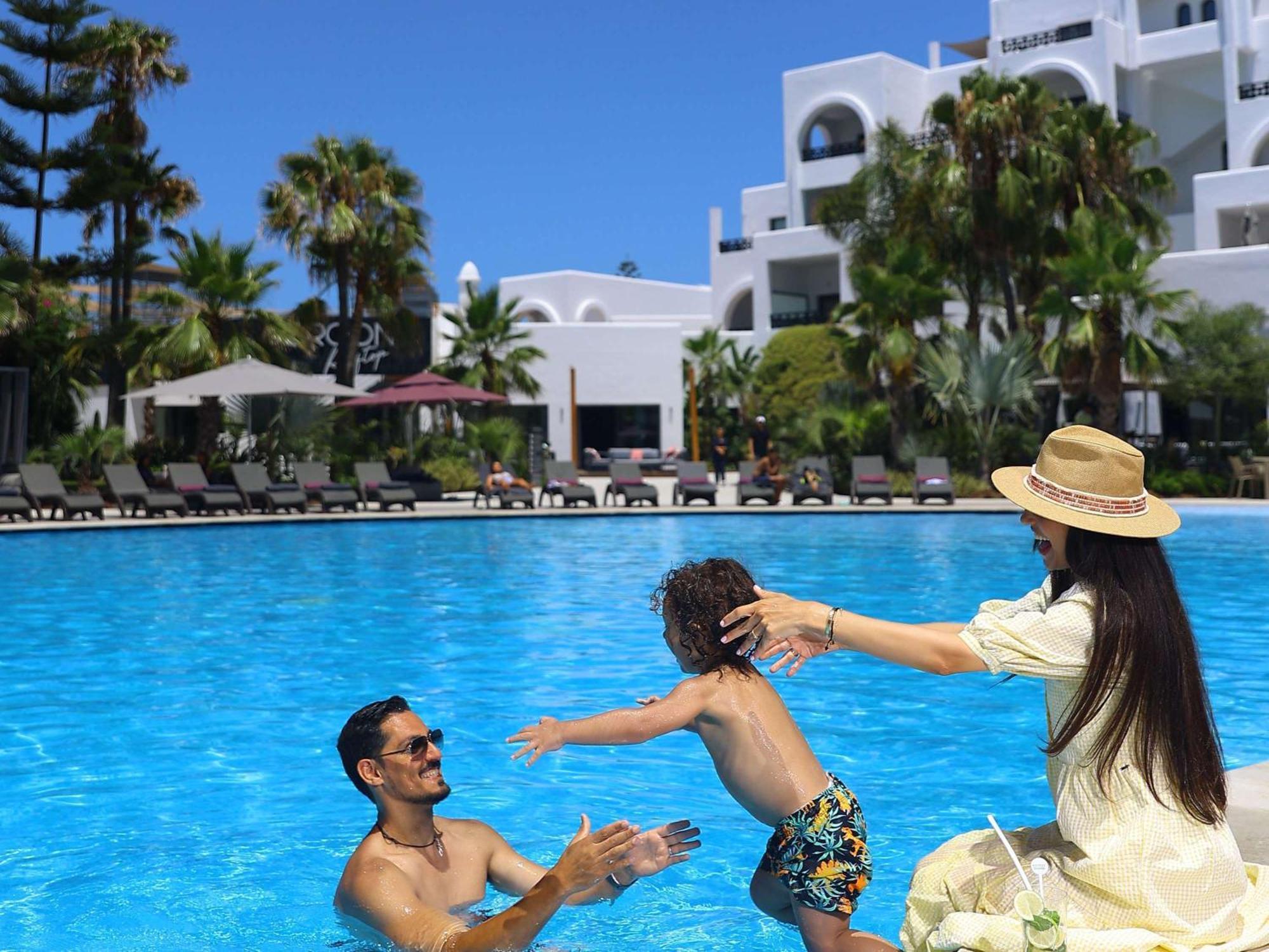 Pullman Mazagan Royal Golf & Spa El Jadida Ngoại thất bức ảnh Family at a resort in Tunisia